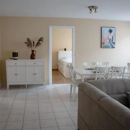 Sejour En Bord De Meuse Avec Garage دينانت