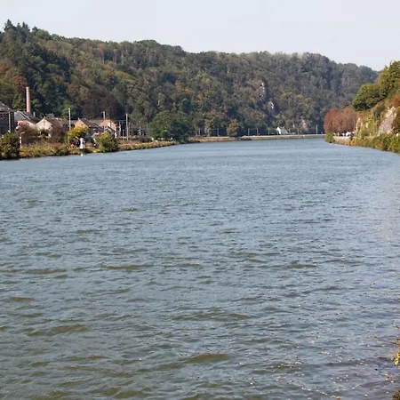 Lägenhet Sejour En Bord De Meuse Avec Garage