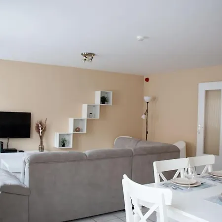 Sejour En Bord De Meuse Avec Garage شقة