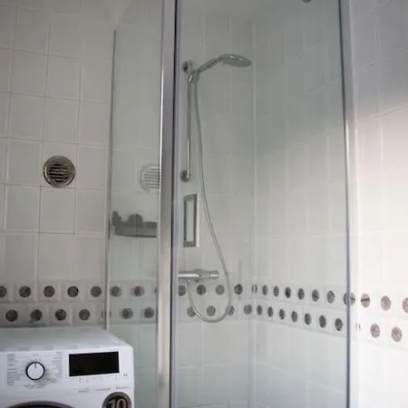 Sejour En Bord De Meuse Avec Garage Dinant