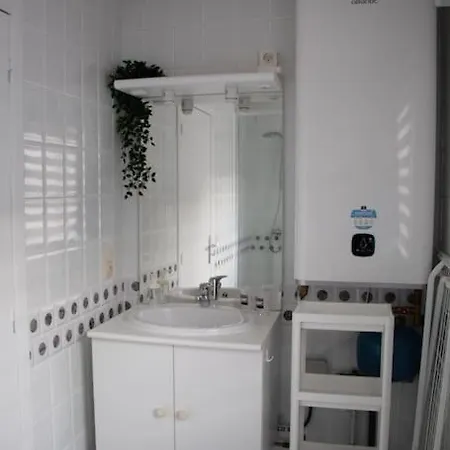 Sejour En Bord De Meuse Avec Garage * Dinant